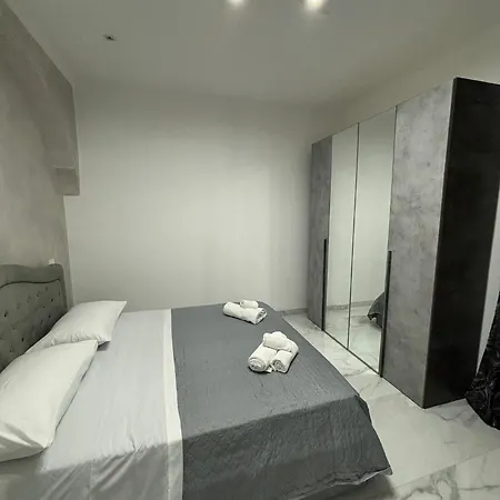 Domus Sunny Apartment