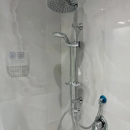 Domus Sunny アパート