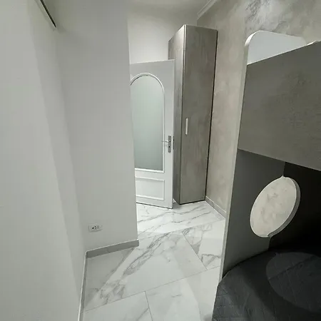 Domus Sunny アパート *