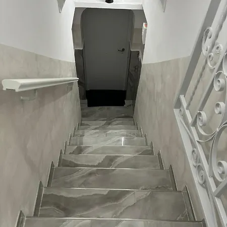 Апартаменты Domus Sunny Неаполь